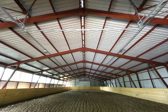 ساختار فولادی سبک در فضای باز اسب سواری سالن سالن کیت با طراحی آزاد